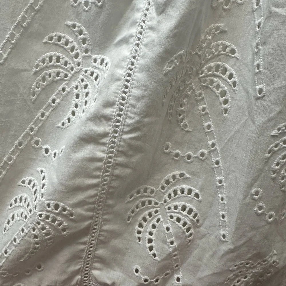 White Eyelet Ruffle-Sleeve Blouse - Picture 3 of 4